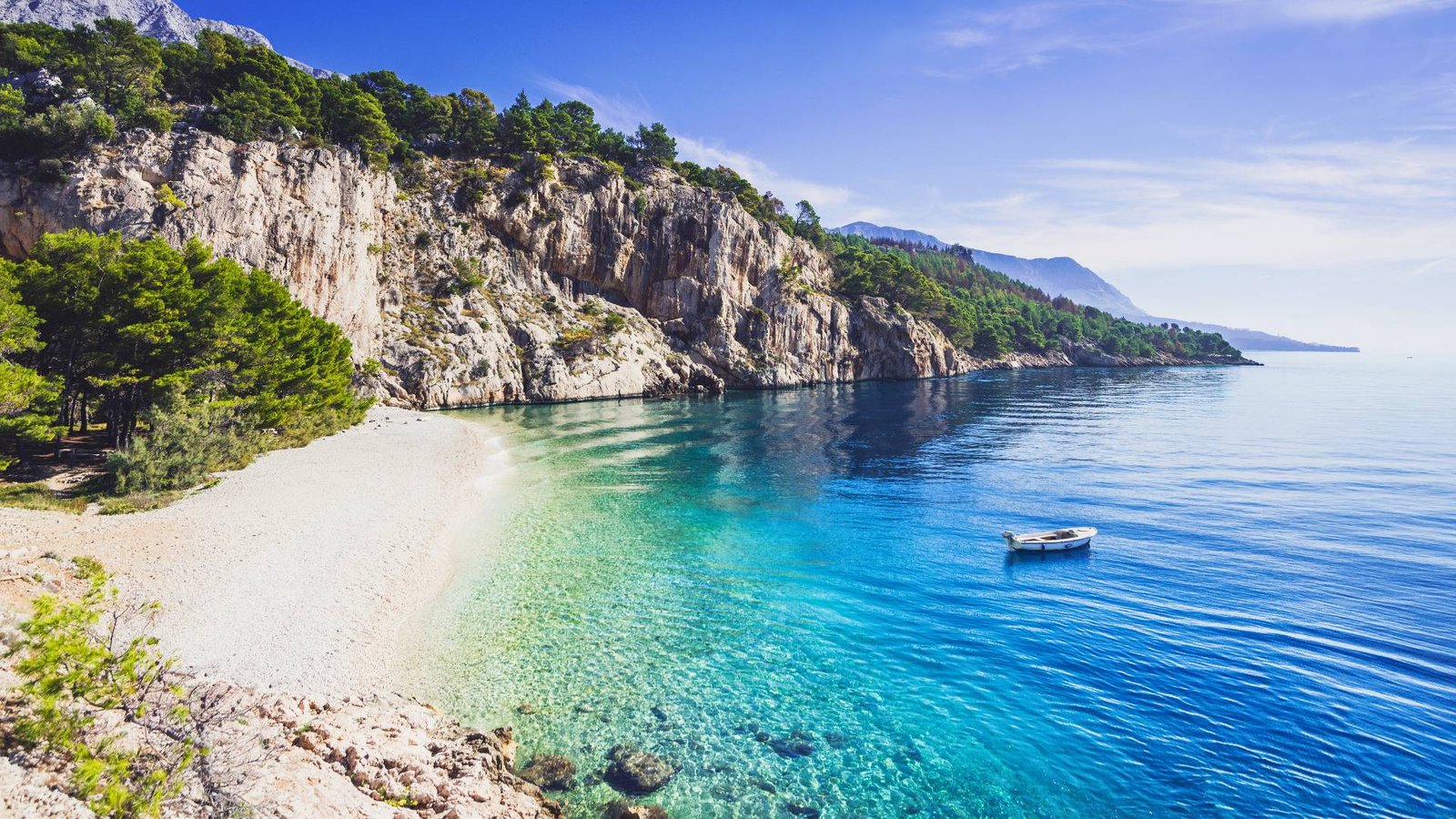 Skrivene uvale otoka Krka - netaknute plaže s kristalno čistim morem i divljom prirodom